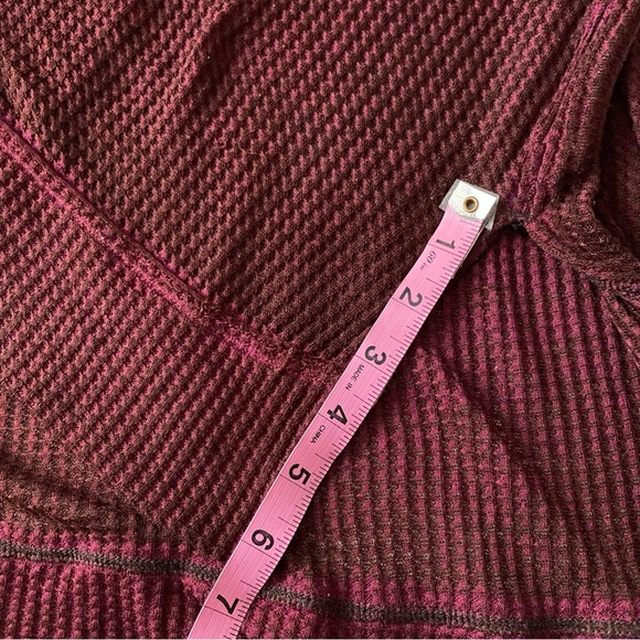 FP We the Free Oversized Maroon Thermal / Waffle Short Sleeve Raw Hem Top - Picture 4 of 9